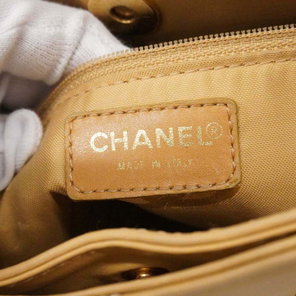 CHANEL Cream Lambskin Leather Tote Bag - Picture 5 of 14